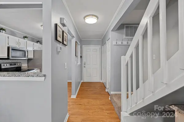 8228 Golf Ridge DR, Charlotte, NC 28277