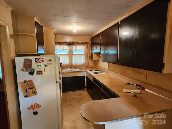 1202 4th ST SW Conover, NC 28613