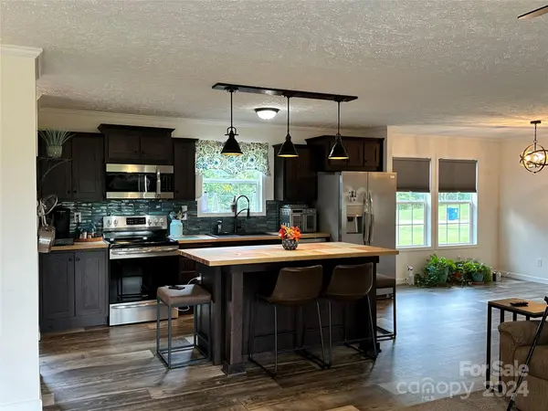 2579 10th AVE NE Hickory, NC 28601