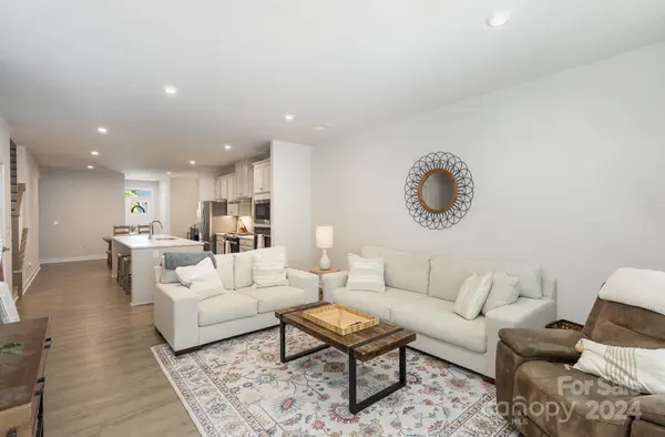 988 Prince Garrett WAY, Denver, NC 28037