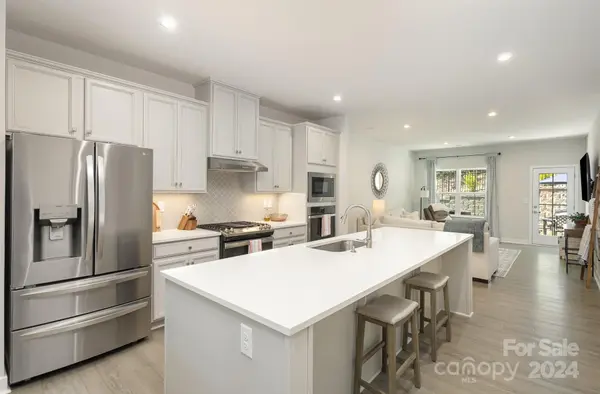 988 Prince Garrett WAY, Denver, NC 28037