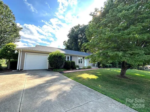 4395 Vine Arbor DR, Hickory, NC 28602