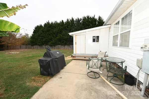 1437 Hamlet ST Lincolnton, NC 28092