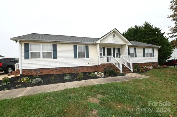 1437 Hamlet ST, Lincolnton, NC 28092