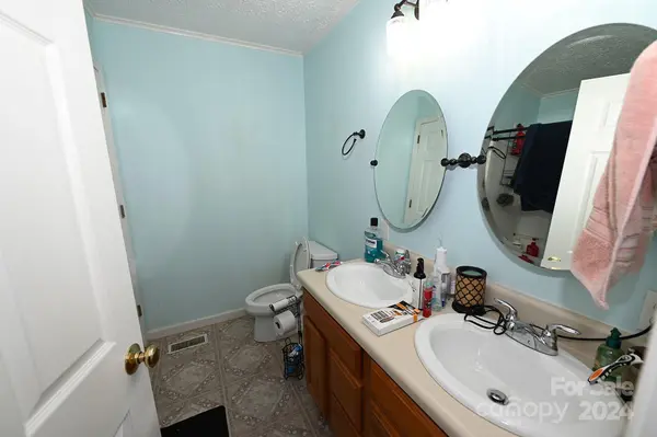 1437 Hamlet ST Lincolnton, NC 28092