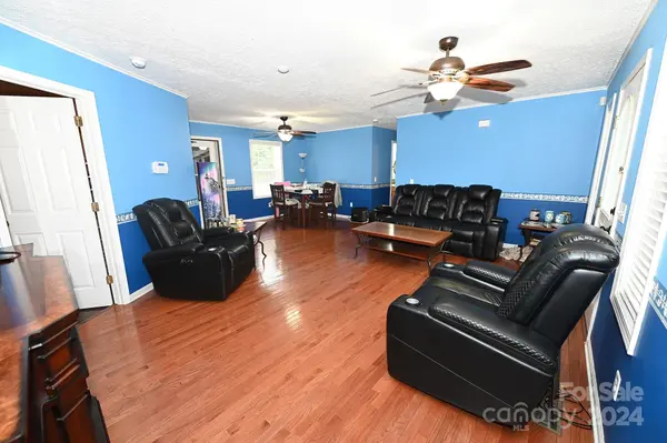 1437 Hamlet ST, Lincolnton, NC 28092