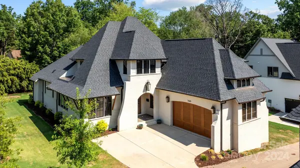 7005 Chateau Bordeaux LN, Charlotte, NC 28270