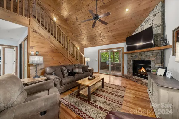 174 Cottontail TRL, Maggie Valley, NC 28751