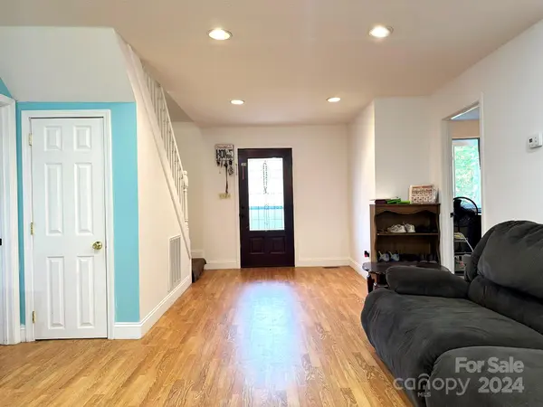 4266 Smokey Creek RD Lenoir, NC 28645