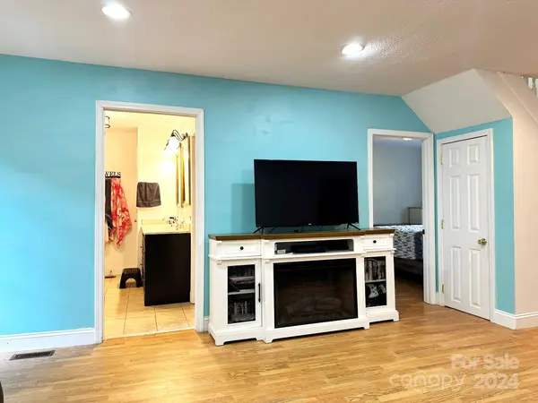 4266 Smokey Creek RD Lenoir, NC 28645