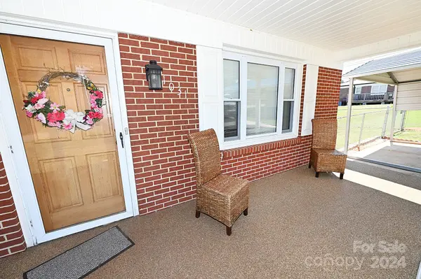 1031 Elm CIR, Granite Falls, NC 28630