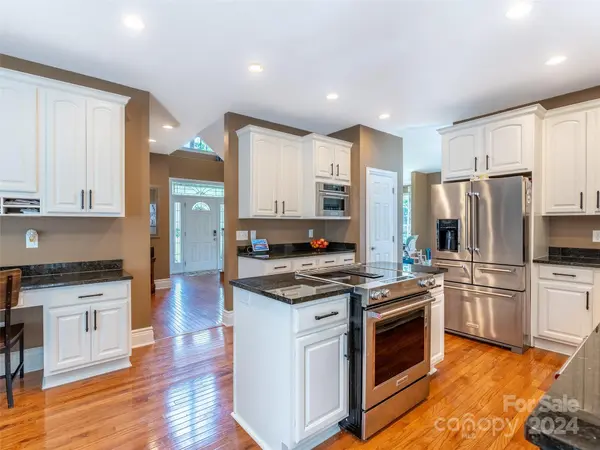 16 Rose of Sharon WAY, Candler, NC 28715