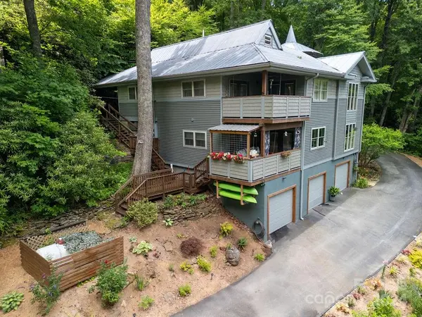 257 Summer Haven RD, Swannanoa, NC 28778