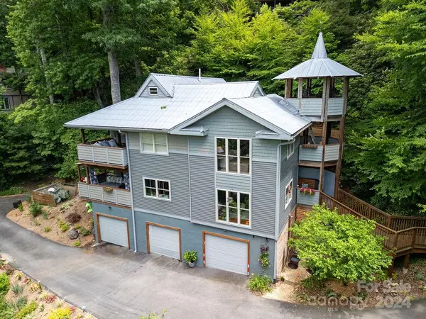 257 Summer Haven RD,  Swannanoa,  NC 28778