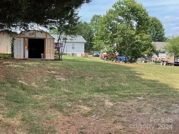 3642 Strollaway LN, Claremont, NC 28610