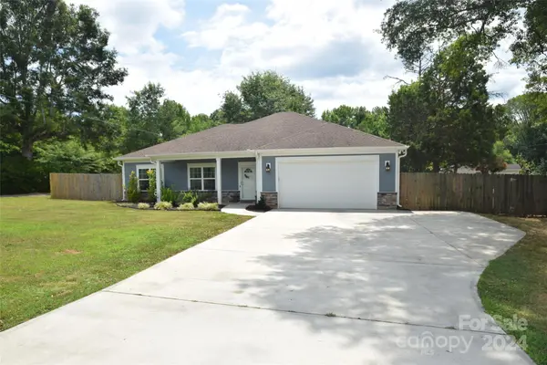 6916 The Plaza RD, Charlotte, NC 28215