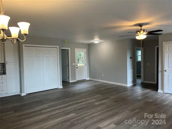 2259 6th ST, Hickory, NC 28602