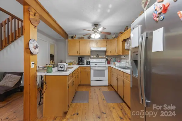 484 Wendy WAY, Clyde, NC 28721