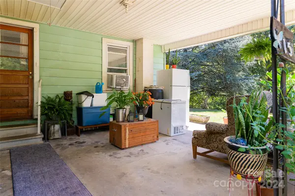 15 Upper Moffitt RD, Asheville, NC 28805