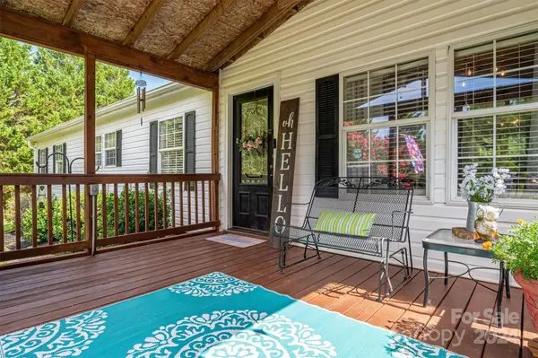 869 Monterey DR, Iron Station, NC 28080