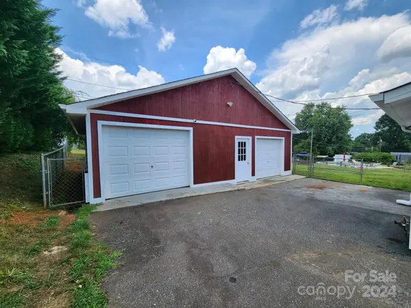 5349 Meadowlane DR, Granite Falls, NC 28630