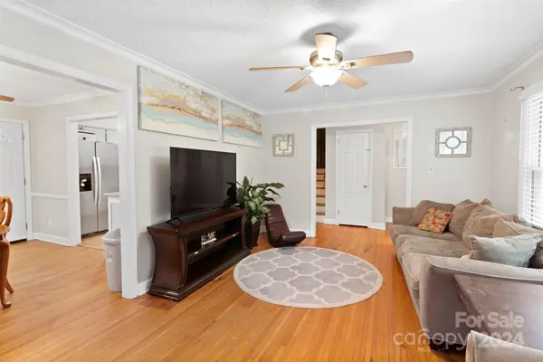 6726 Lakeside DR, Charlotte, NC 28215