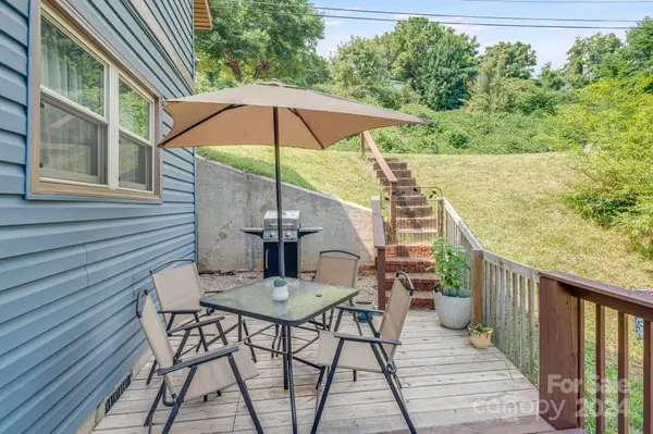 909 W Tate ST, Marion, NC 28752