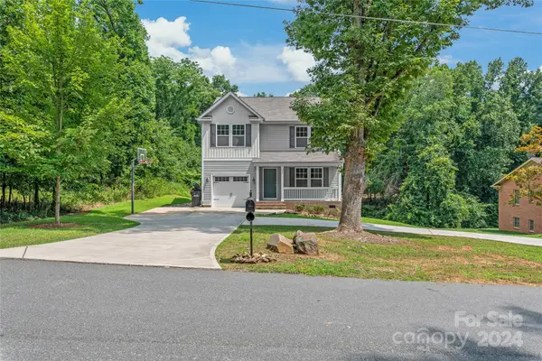 400 Beverly CIR, Charlotte, NC 28270