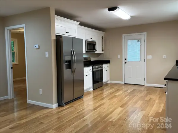 3022 Fred Bentley RD, Granite Falls, NC 28630