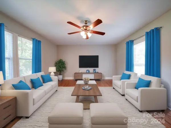 5713 Barrington DR, Charlotte, NC 28215