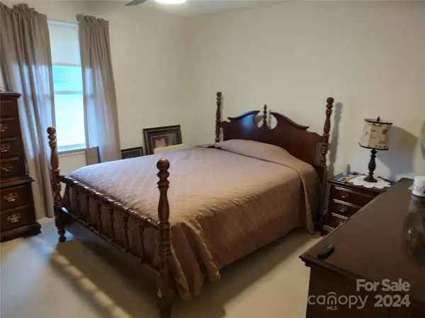 2090 25th Street DR, Hickory, NC 28601