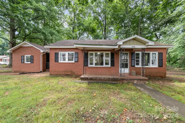 2048 Quiet LN #1, Hickory, NC 28602