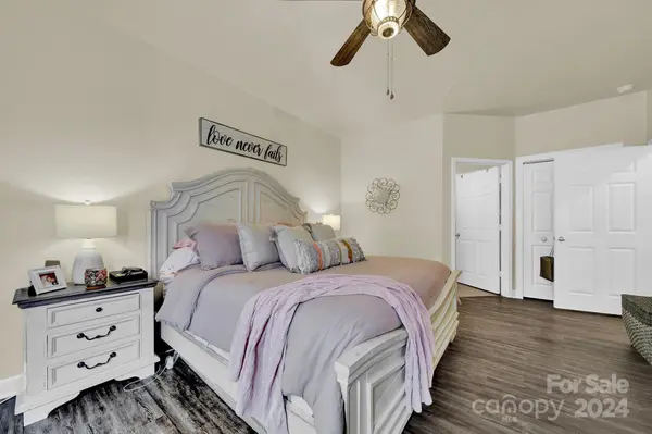 2546 Carya Pond LN, Charlotte, NC 28212