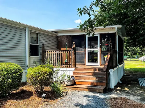 44835 Fish Camp RD, New London, NC 28127