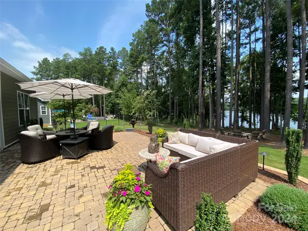 369 Picasso TRL, Mount Holly, NC 28120