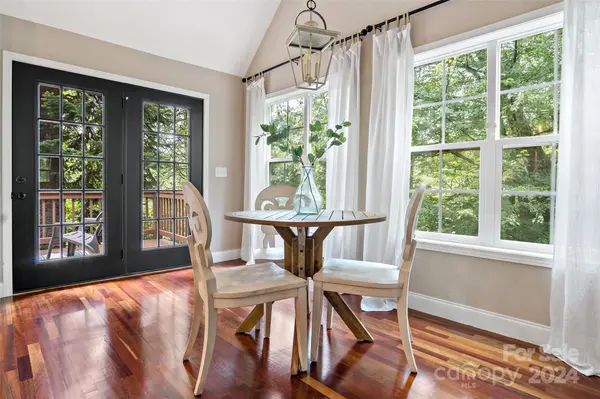 20 Stone Crest Mountain DR, Black Mountain, NC 28711
