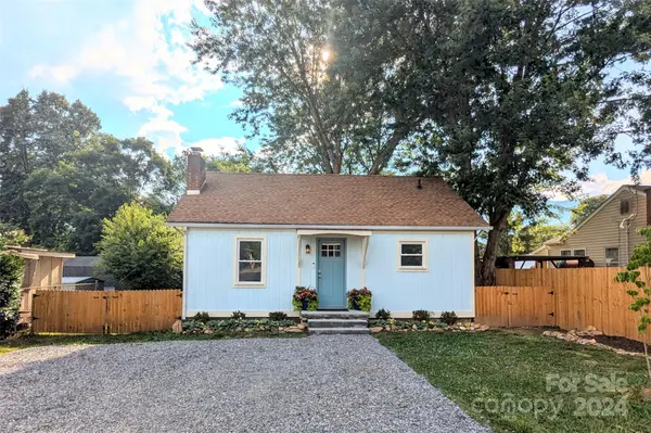 33 Maxwell ST, Waynesville, NC 28786
