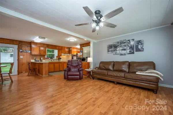 160 Lakeside DR, Forest City, NC 28043