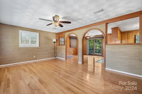 3434 38th Street DR NE, Hickory, NC 28601