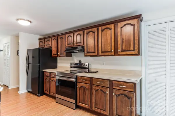 11400 Misty Valley CT, Charlotte, NC 28226