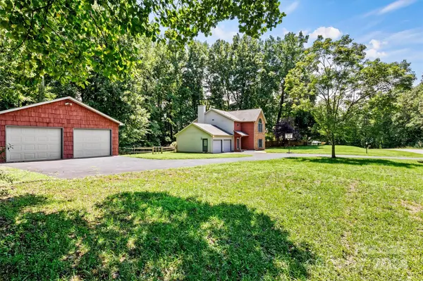 1836 Wellington AVE, Newton, NC 28658