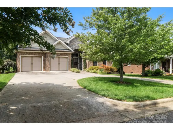 259 20th Avenue DR, Hickory, NC 28601