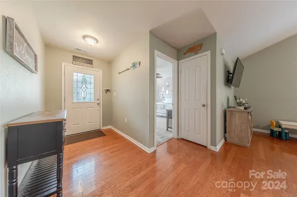 15212 Edgewater Forest LN, Charlotte, NC 28278
