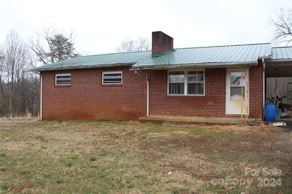 1041 Hopedale DR, Lenoir, NC 28645