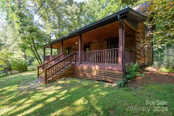 55 Valley LN, Pisgah Forest, NC 28768