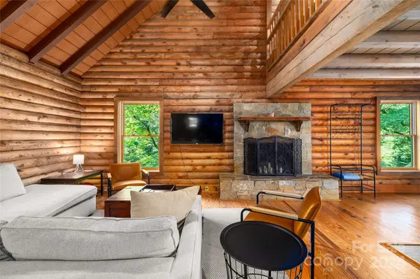 55 Valley LN, Pisgah Forest, NC 28768