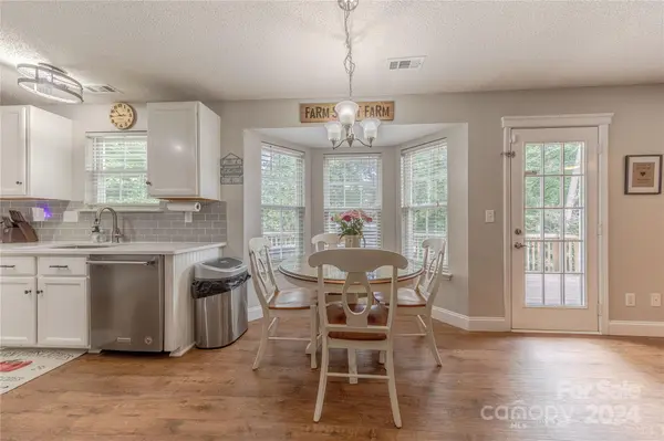 130 Dannyn Grove CT, Mooresville, NC 28117