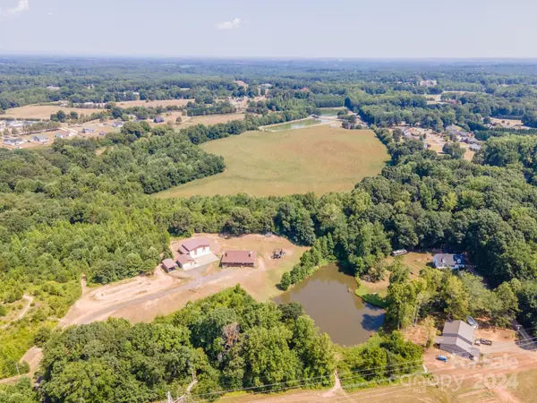 156 Verna DR, Statesville, NC 28625