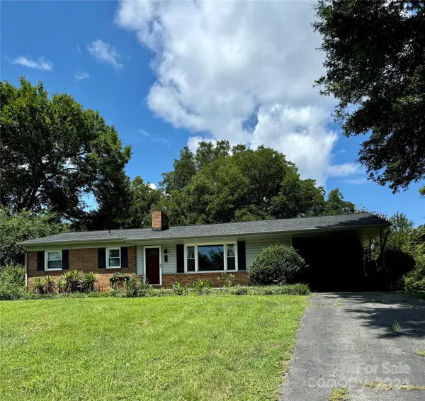 207 Stacy ST, Morganton, NC 28655