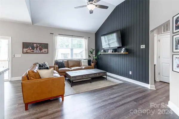 7603 Lakehaven DR, Denver, NC 28037